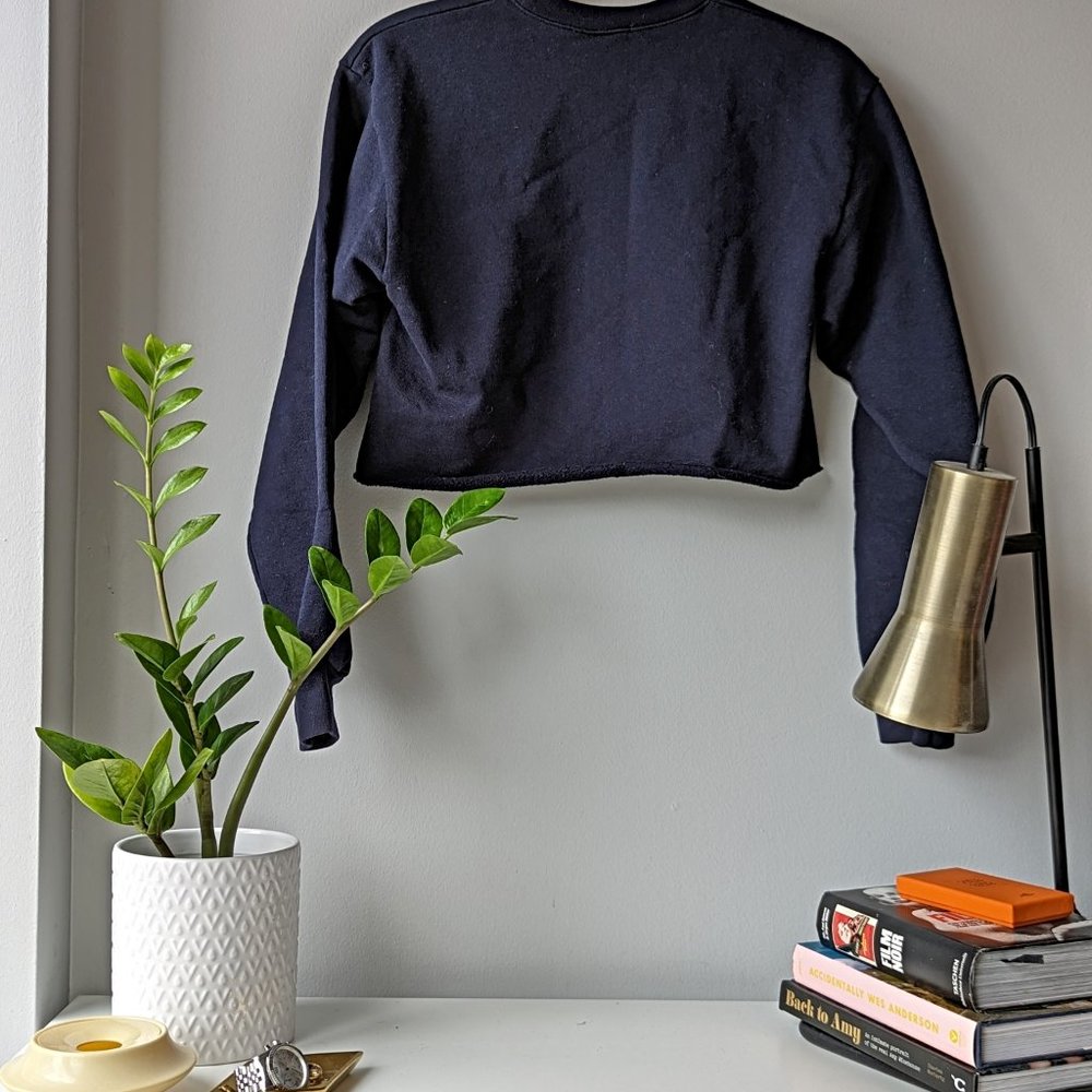 Cropped Navy Sweatshirt - Picture 2 of 2